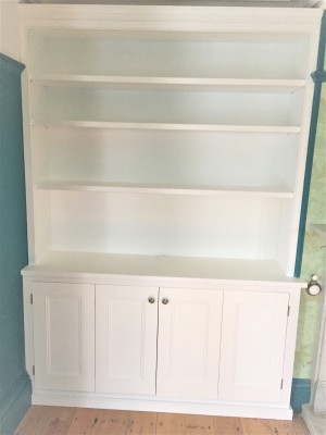Dresser cabinet